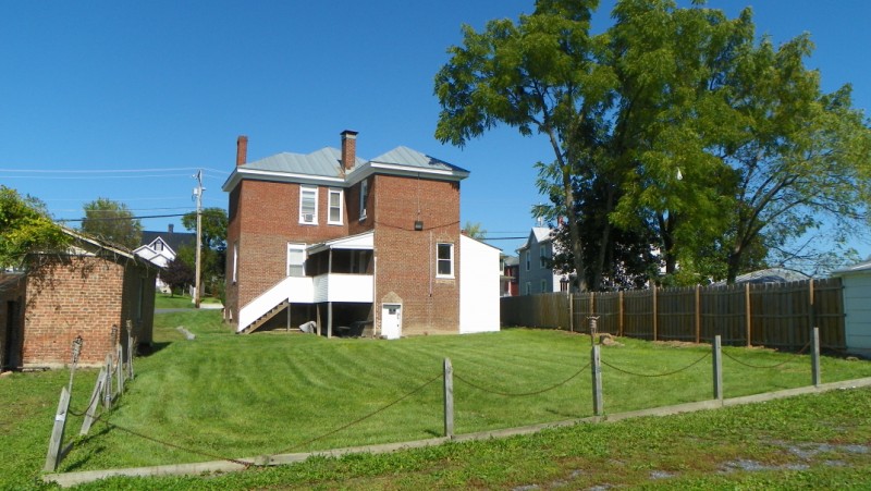 423wm1.JPG (37063 bytes)
